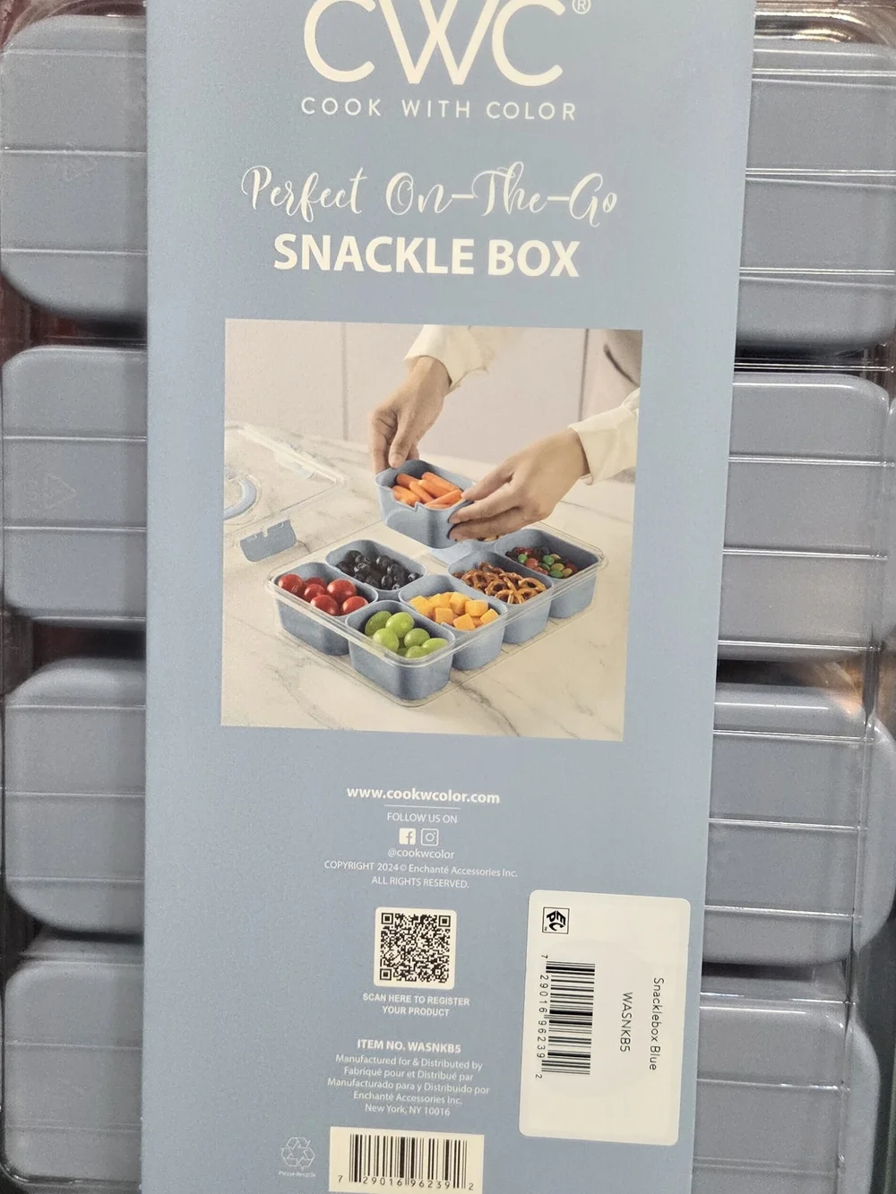 **Nwt- Perfect On-The-Go Snackle Box - Clear 8-Compartment**